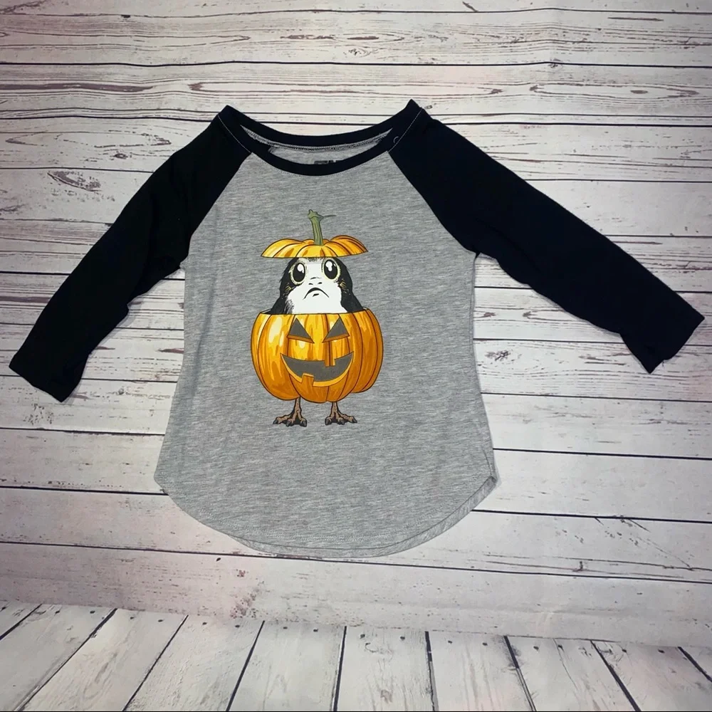 Star Wars Porg in a pumpkin shirt. - Picture 1 of 3